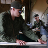 Солдат учат даже шить — newsvl.ru