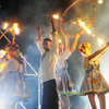 На сцену вышли не только умельцы укрощения огня, но и акробаты, гимнасты и музыканты — newsvl.ru