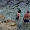 Люди смело купаются при любых температурах — newsvl.ru