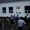 Бывшая школа на острове Русский на один вечер превратилась в необычный арт-объект — newsvl.ru