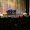 Сотрудники, получившие награды, фотографируются на память  — newsvl.ru