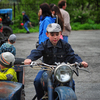 Дети с удовольствием обследовали старые автомобили и мотоциклы — newsvl.ru