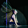 Жюри оценивало не только технику работы на шесте, но и общую хореографическую подготовку участниц — newsvl.ru