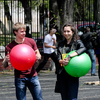 Огромные шары - реквизит для одного из этапов соревнований  — newsvl.ru