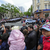 Маленьких зрителей держали на плечах родители — newsvl.ru