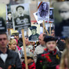 Сотни владивостокцев, чьи родственники воевали в Великую Отечественную, вышли на центральную улицу города с портретами героев — newsvl.ru