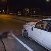 Один из мужчин приземлился на асфальт, другой упал на капот машины — newsvl.ru