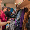 Часть одежды, которую жители города не всегда разбирают, организаторы фримаркета отвозят в детские дома — newsvl.ru