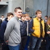 Хоккеисты внимательно слушают заместителя командира корабля — newsvl.ru
