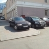 Возле дома по Семёновской, 6 водители расположили свои машины на тротуаре — newsvl.ru