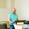 Программист Илья Мирин читает лекцию участникам IT-марафона — newsvl.ru