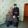 Капитан Михаил Колосов с женой и двумя сыновьями  — newsvl.ru