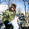 Людям привозят одежду и еду — newsvl.ru