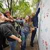 Все желающие смогли оставить свой след на стене  — newsvl.ru
