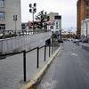 Вдоль тротуаров по Мордовцева устанавливают леерные заграждения — newsvl.ru