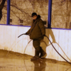 Идет заливка хоккейной коробки на Иртышской, 32 — newsvl.ru