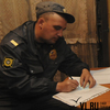 Во Владивостоке в подъезде дома грабитель обворовал пожилого инвалида