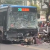 В Китае мужчина захватил рейсовый автобус и въехал в толпу