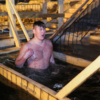 Традиционно люди крестятся, находясь в иордани — newsvl.ru