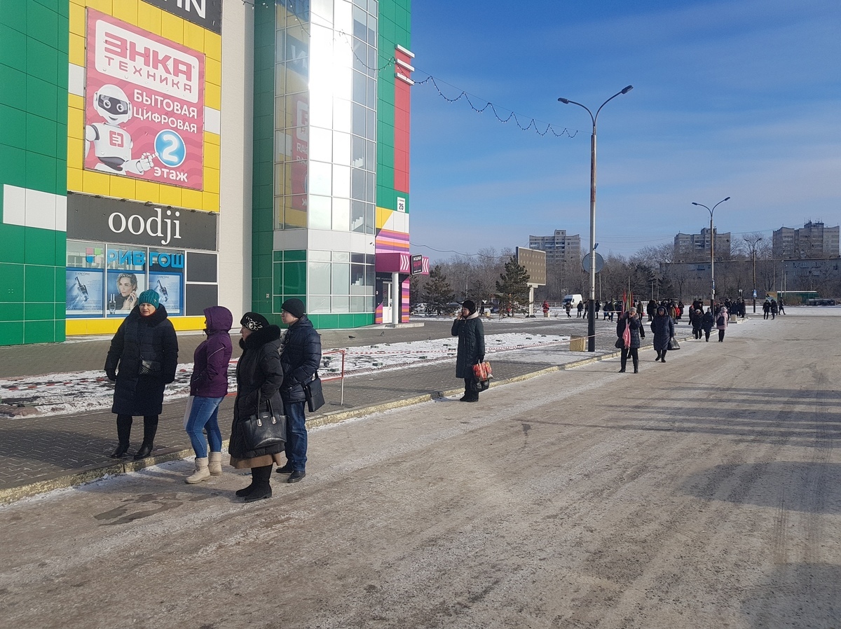 Массовая эвакуация из больниц, школ и торговых центров происходит в  Хабаровске (ФОТО; ВИДЕО; ОБНОВЛЕНИЕ) — Новости Хабаровска