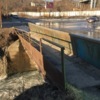 Поток нечистот топит аварийный мостик через речку Объяснения — newsvl.ru