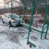 В Партизанске Toyota Prius сбил пешеходов и врезался в остановку — newsvl.ru