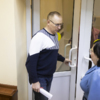 Проверка школьников по просьбе VL.ru показала, что во всех проверенных школах пожарные выходы оказались закрытыми на замок, причем не везде удалось найти ключи — newsvl.ru