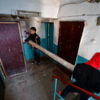Юнармейцы из уссурийского детдома помогают делать ремонт в квартире многодетной женщины — newsvl.ru