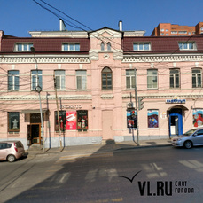 Суд во Владивостоке постановил снести незаконную мансарду исторического здания на Светланской 