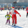 Василий Мухаметгалимов надел костюм Деда Мороза, чтобы детям было веселее бежать — newsvl.ru