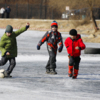 В ожидании очередного заезда дети нашли чем себя занять — newsvl.ru