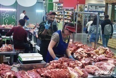 Несколько килограммов подозрительной свинины обнаружил Россельхознадзор в магазине Ванинского района