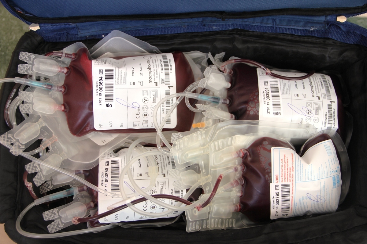 3 литра крови. Пакет для переливания крови 1 литр.