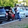 После работы в будние дни и по вечерам в выходные молодежь приезжает на парковку возле набережной, чтобы насладиться дымом — newsvl.ru