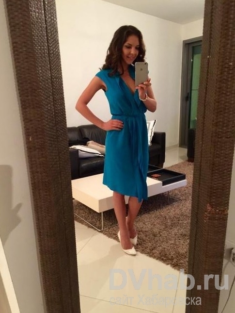 Иығында бүйрегі бар көйлек