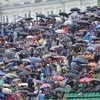 Зрители пришли на стадион несмотря на дождь — newsvl.ru