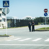 На въезде с моста перекрывают дорогу, а когда накапливаются машины, полицейские ненадолго "открывают шлюзы" — newsvl.ru
