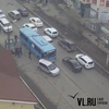 На Багратиона столкнулись Mitsubishi RVR и автобус № 60, сопровождаемый экипажем ДПС на экспертизу (ВИДЕО)