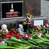 «Простите, дети»: владивостокцы в память о погибших в Кемерово несут цветы и игрушки к Покровскому храму и на центральную площадь (ФОТО; ВИДЕО)