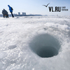 Рыбакам во Владивостоке не рекомендуется выходить на лед из-за взлома припайного льда и возможного расхождения трещин (ПАМЯТКА)