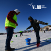 Дед Мороз на коньках и эстафета на льду – владивостокцы собрались на празднике «Зима спортивная» (ФОТО)