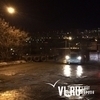 Поперек заледеневшей дороги на Монтажной застрял длинномер (ФОТО)