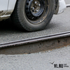 Автомобилисты жалуются на яму возле трамвайных рельсов на «Авангарде» (ФОТО)