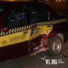Во Владивостоке после избиения пассажира таксист бросил машину и убежал