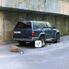 На Володарского во время ремонта ливневой канализации на припаркованный Toyota Surf упал камень (ФОТО; СХЕМА)