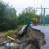 На улице Урицкого в Уссурийске обрушилась дорога после потопа (ФОТО)