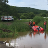 Спасатели перевозят пострадавших от потопа жителей Кроуновки и Яконовки на лодках (ФОТО)