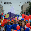 Воздушные шары и яркие наряды: тысячи горожан приняли участие в театрализованном шествии в центре Владивостока (ФОТО; ВИДЕО)