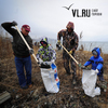 «Объединились ради чистоты»: жители Владивостока из разных стран очистили пляж в районе Второй Речки (ФОТО)
