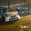 На Светланской Prius врезался в дорожное ограждение (ФОТО)